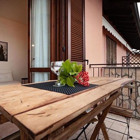 Apartament Casa Paris Sale Marasino Zewnętrze zdjęcie